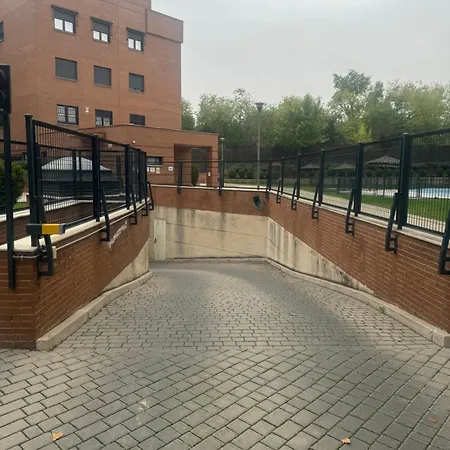 Apartamentos Aeropuerto Juan Madrid Exterior photo